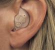 Достоинства внутриушных слуховых аппаратов